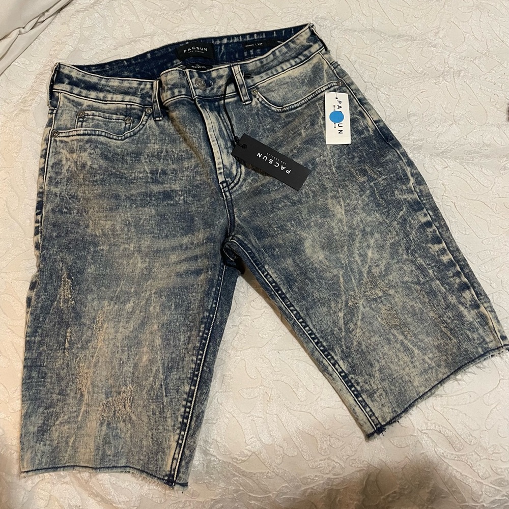 PacSun Active Stretch Skinny Shorts. Hemmed+Frayed ends Mens Distressed size w30